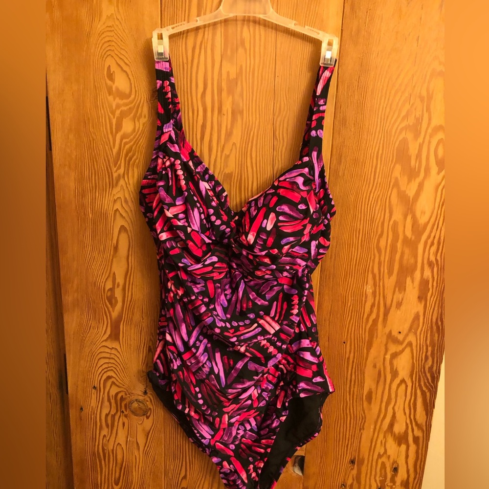Gorgeous Plus Size Swimsuits For All Bathing Suit- NWT